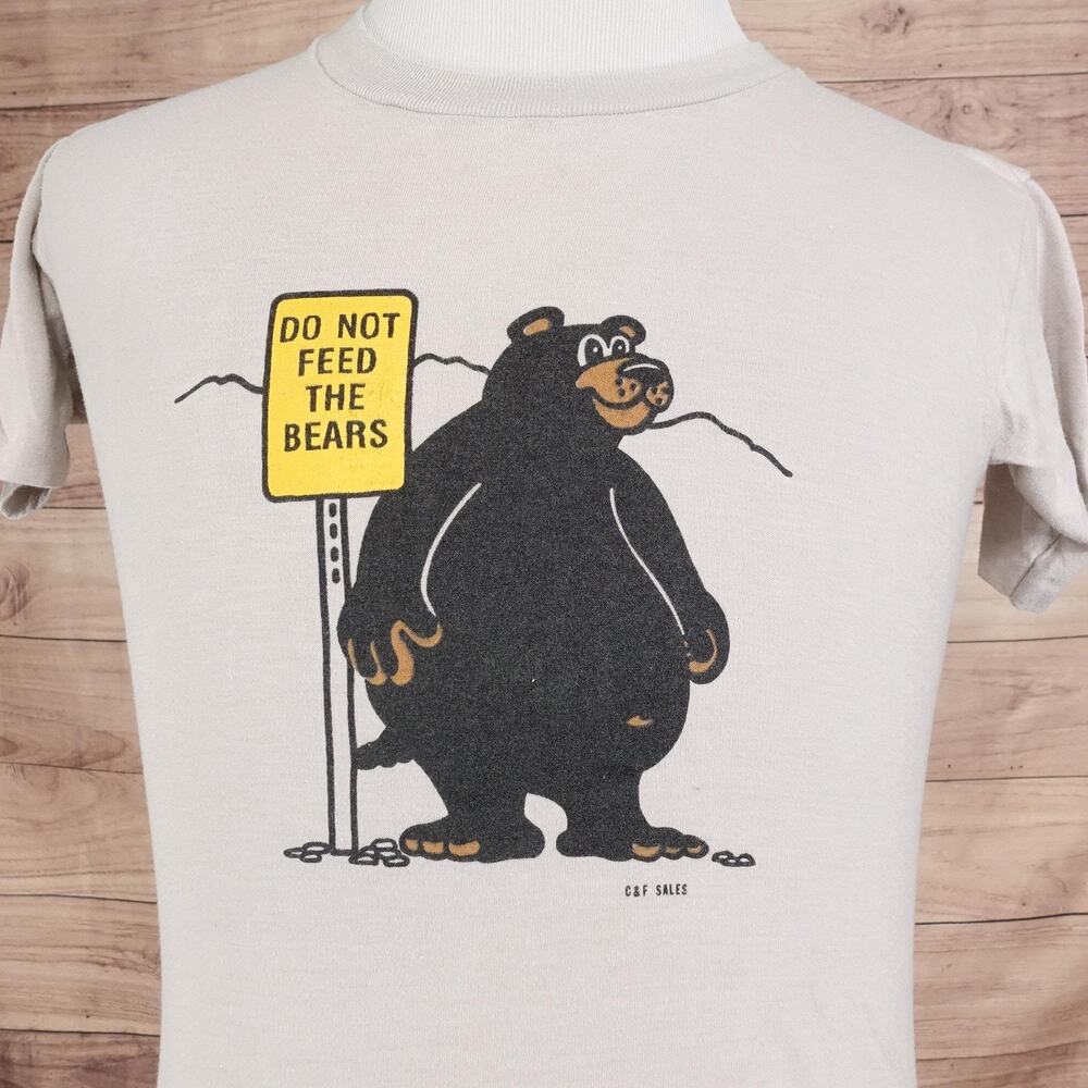 Vintage Healthknit Shirt Mens Medium Beige Do Not Feed The‎ Bears Graphic Tee